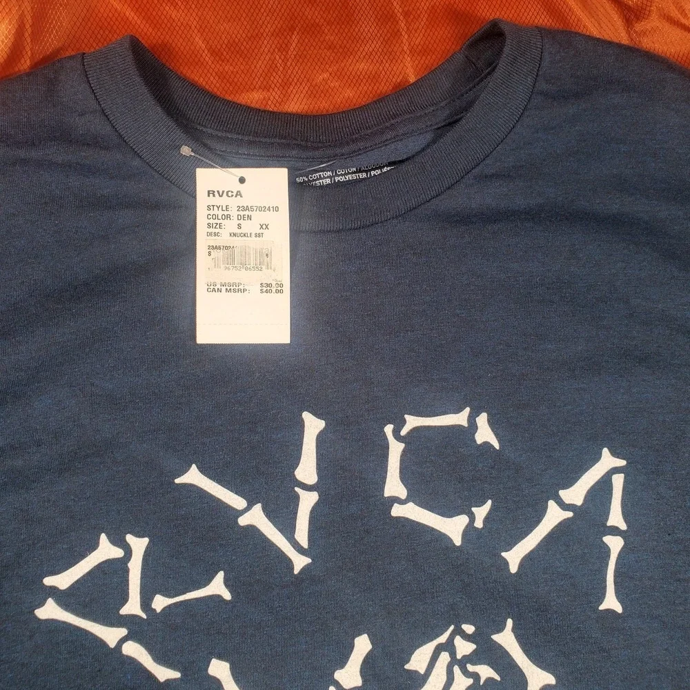 NWT RVCA Peace‎ Bones Knuckles Men's Small Short Sleeve T-Shirt Grey MSRP: $30